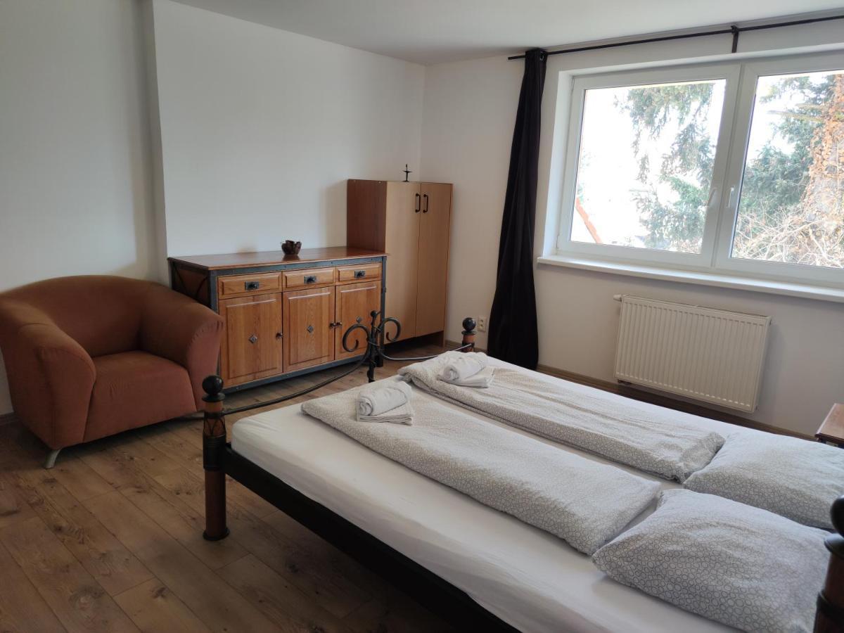 Attic Parkview Apartment Пиещани Екстериор снимка